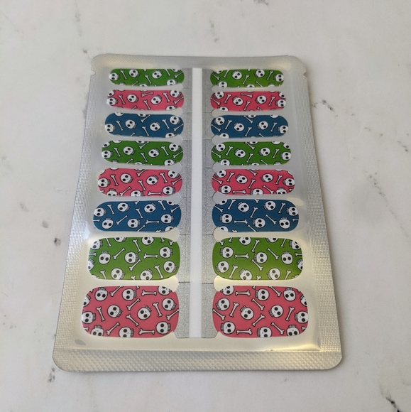 5 for $15 Nail Wrap - Skulls at Play - Picture 2 of 4